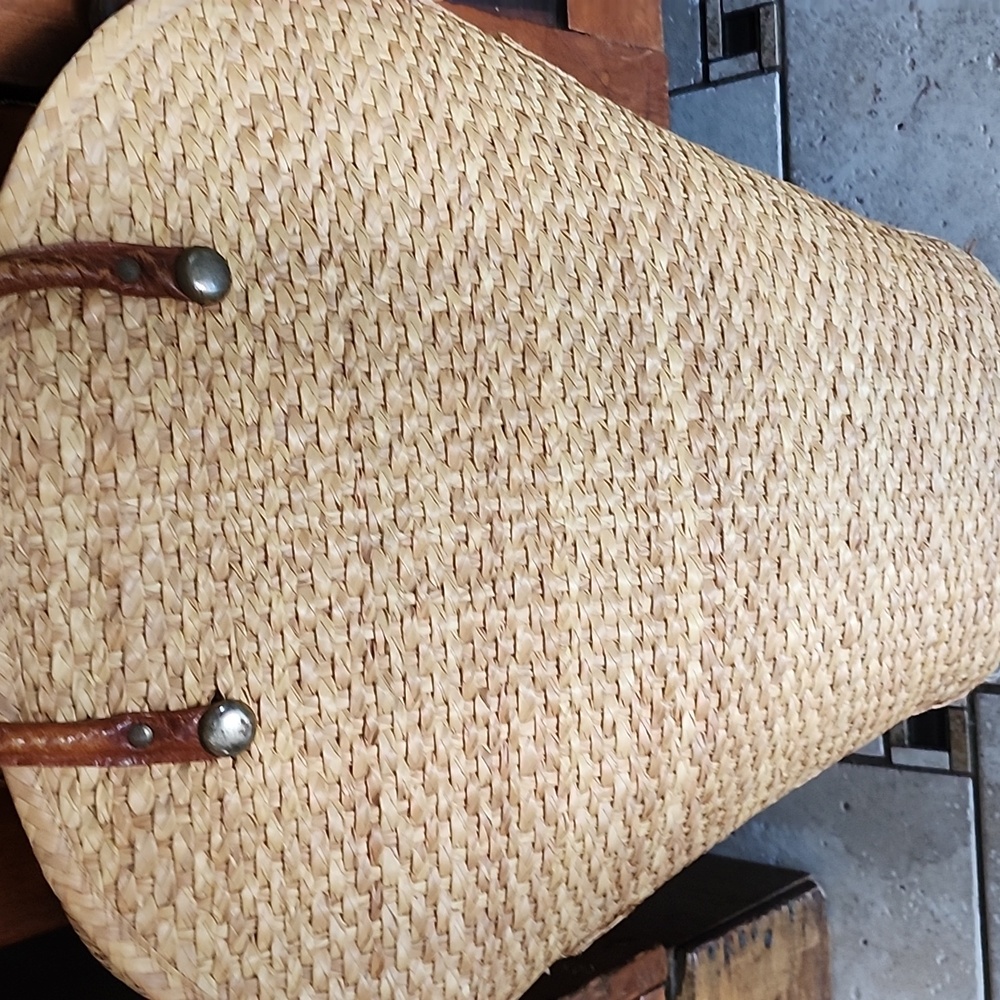 Handcrafted Oversized Straw Tote with Colorful Embroidery - Picture 8 of 16